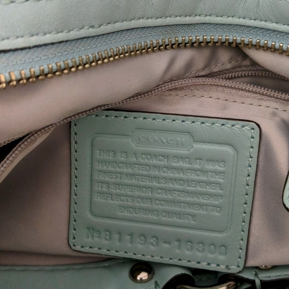 Coach purse - Picture 2 of 4